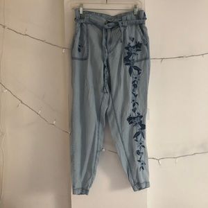 🍁GUC Floral light weight waist tied trouser